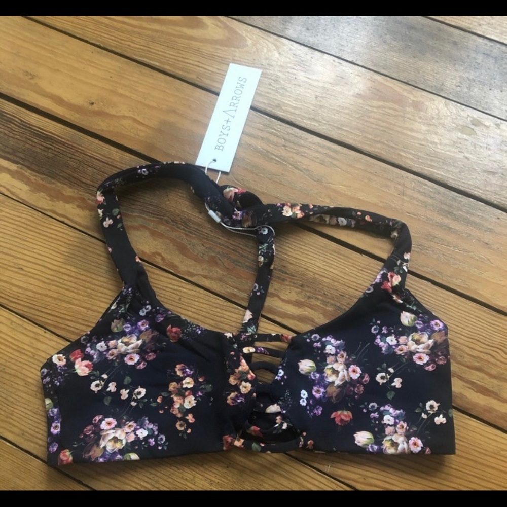 Boys and arrows swim top!